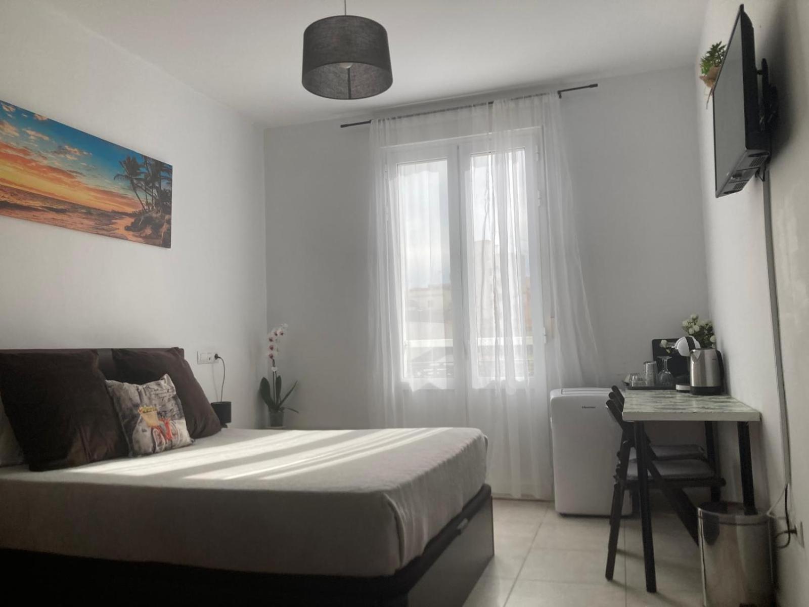 Room With Private Bathroom And Balcony Nearby The Mercado Central, Center And Beach 알리칸테 외부 사진